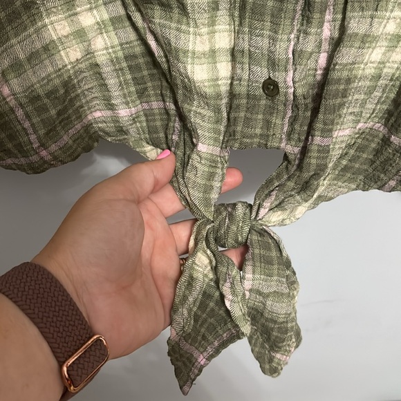 Como Vintage green, cream, lilac plaid tie waist button down size medium - Picture 4 of 8